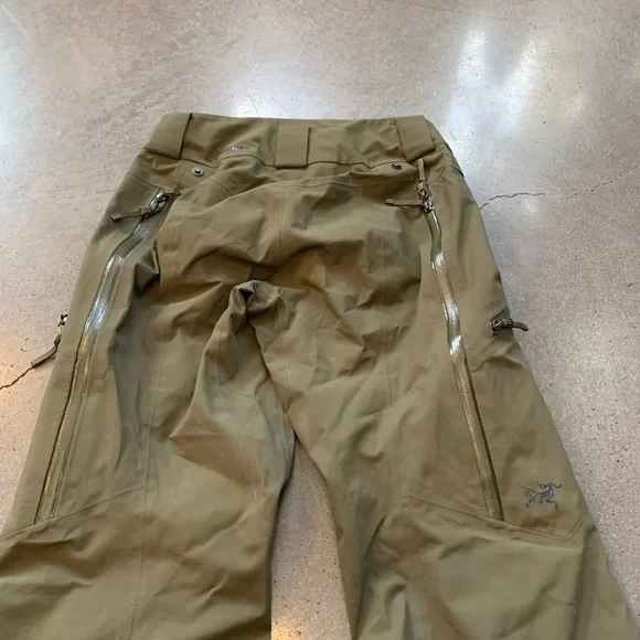 Arc'teryx Olive Green Women's Pants - Picture 4 of 7